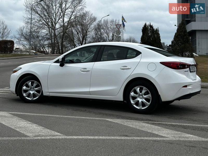 Седан Mazda 3 2018 в Києві