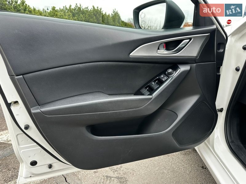 Седан Mazda 3 2018 в Києві