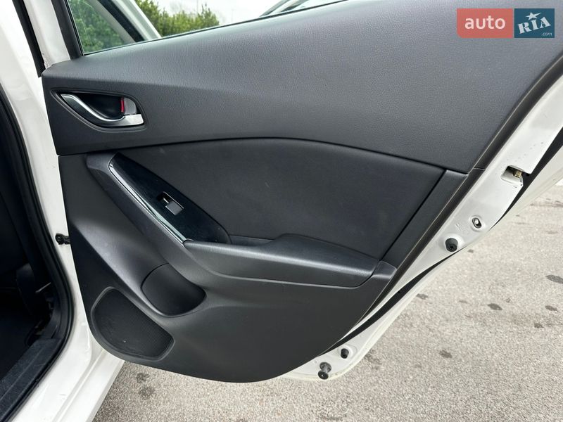 Седан Mazda 3 2018 в Києві