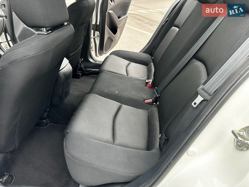 Седан Mazda 3 2018 в Києві