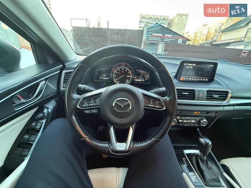 Седан Mazda 3 2017 в Києві