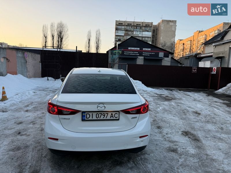Седан Mazda 3 2017 в Києві