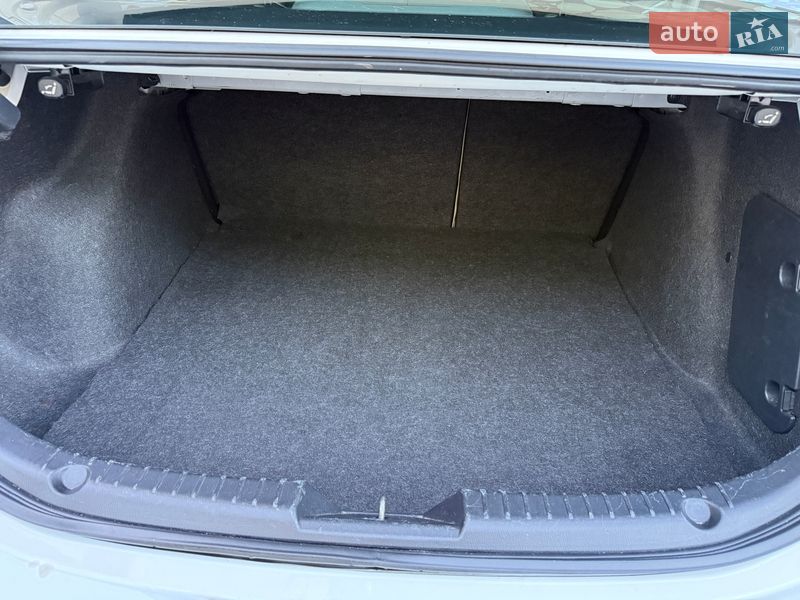 Седан Mazda 3 2017 в Києві