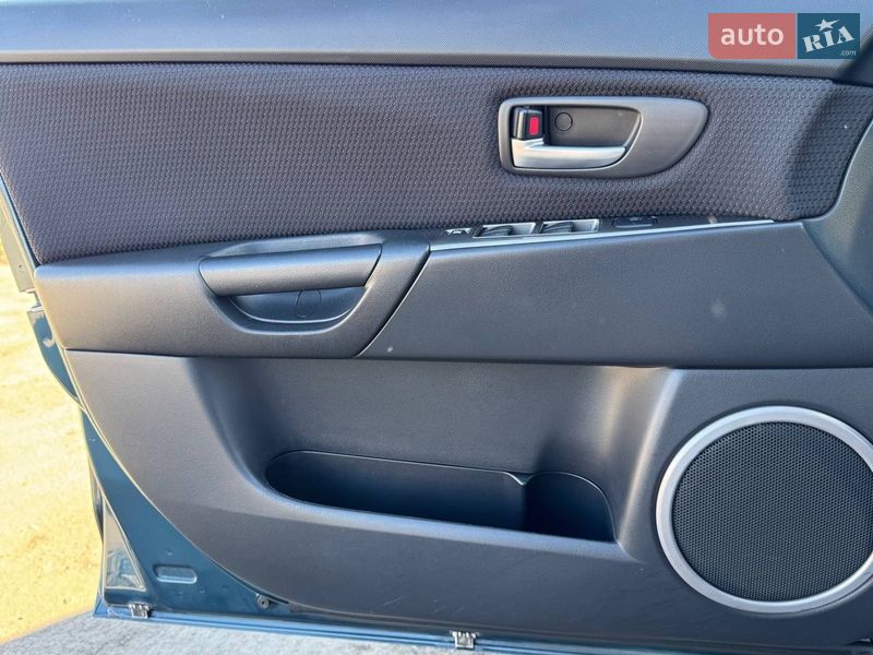 Хэтчбек Mazda 3 2007 в Ракитном