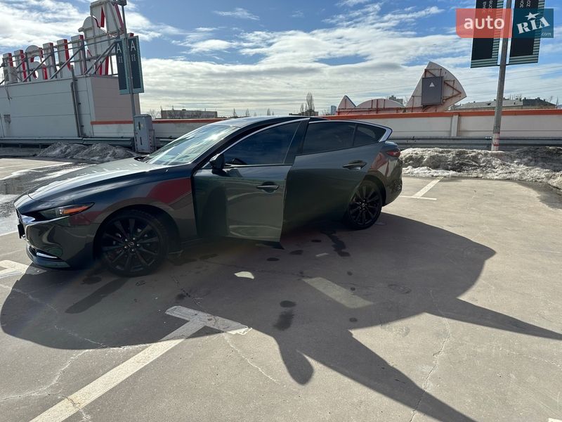 Седан Mazda 3 2022 в Киеве