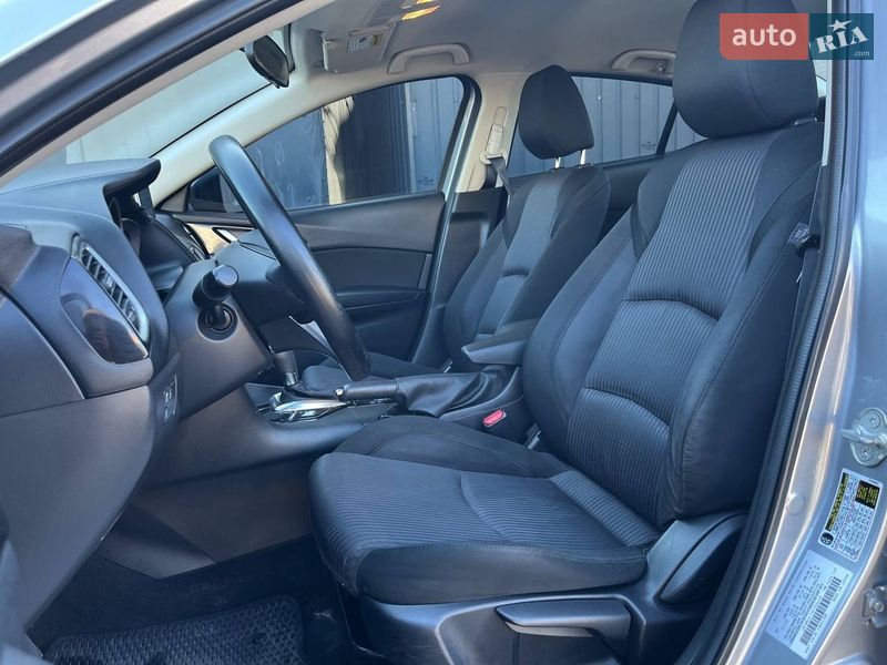 Седан Mazda 3 2016 в Києві