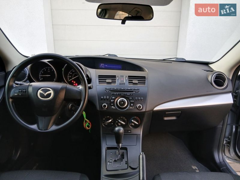 Седан Mazda 3 2011 в Херсоне