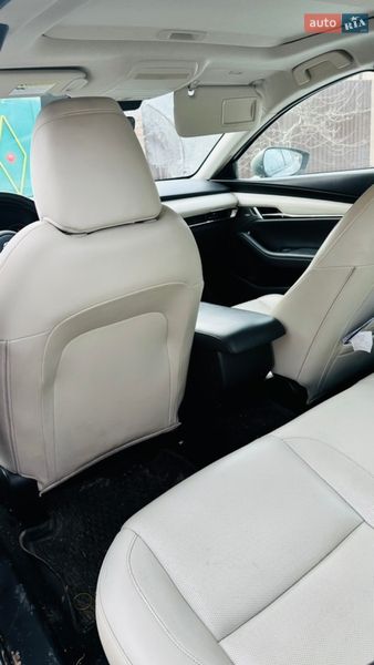 Седан Mazda 3 2019 в Кропивницькому
