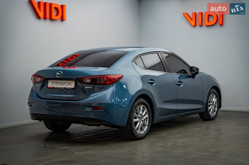 Седан Mazda 3 2016 в Киеве