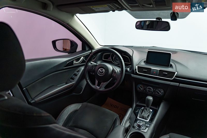 Седан Mazda 3 2016 в Киеве