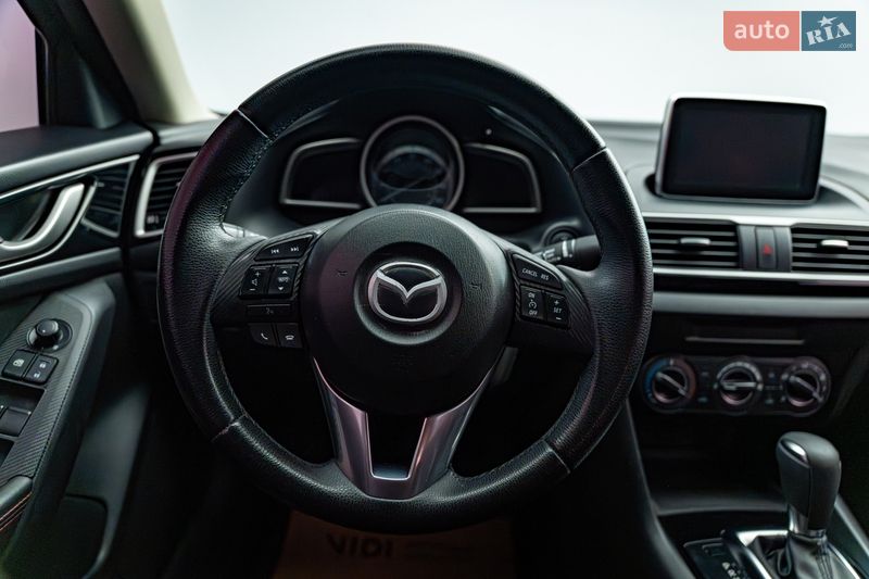 Седан Mazda 3 2016 в Киеве