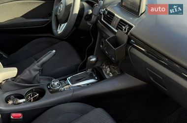 Седан Mazda 3 2015 в Днепре