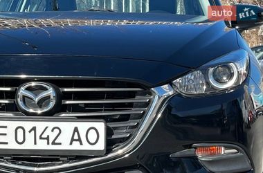 Седан Mazda 3 2018 в Днепре