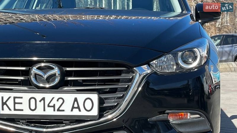 Седан Mazda 3 2018 в Днепре