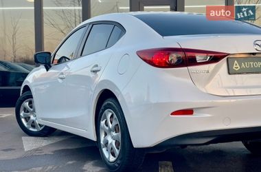 Седан Mazda 3 2017 в Киеве