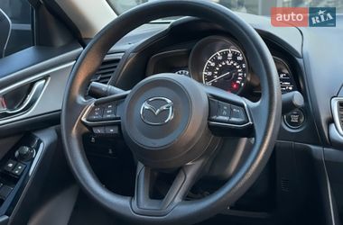 Седан Mazda 3 2017 в Киеве