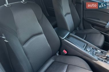 Седан Mazda 3 2017 в Киеве
