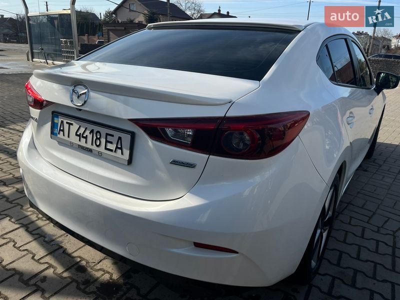 Седан Mazda 3 2017 в Ивано-Франковске