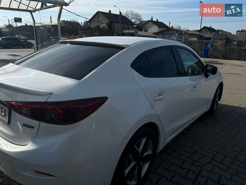 Седан Mazda 3 2017 в Ивано-Франковске