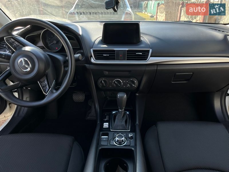 Седан Mazda 3 2017 в Ивано-Франковске