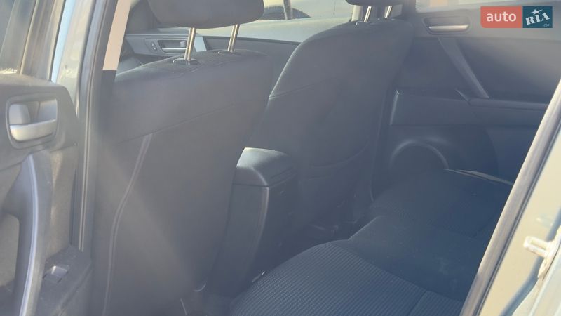 Седан Mazda 3 2011 в Новомосковске