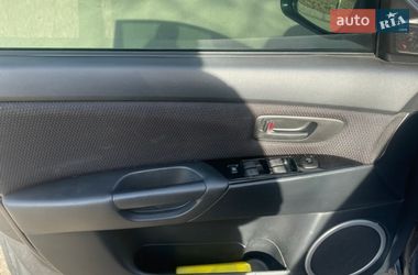 Седан Mazda 3 2006 в Ровно
