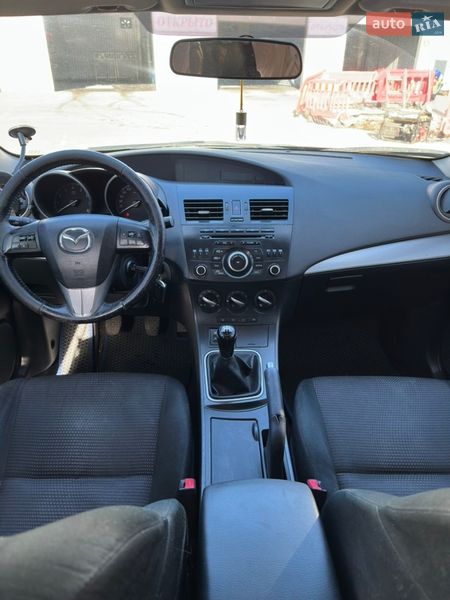 Хэтчбек Mazda 3 2012 в Днепре