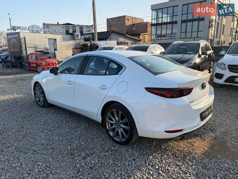 Седан Mazda 3 2021 в Ивано-Франковске