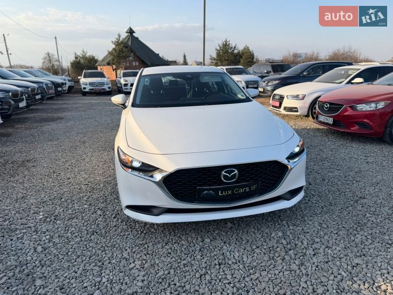 Седан Mazda 3 2021 в Ивано-Франковске