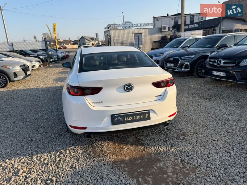 Седан Mazda 3 2021 в Ивано-Франковске