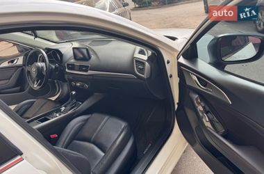 Хэтчбек Mazda 3 2018 в Киеве