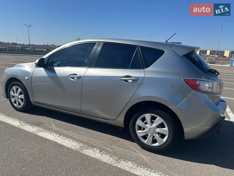 Хэтчбек Mazda 3 2010 в Одессе