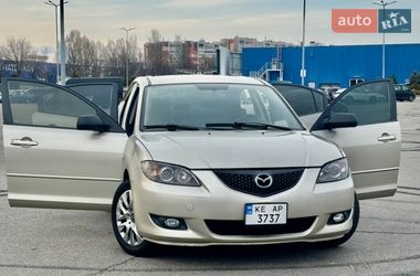 Седан Mazda 3 2004 в Днепре