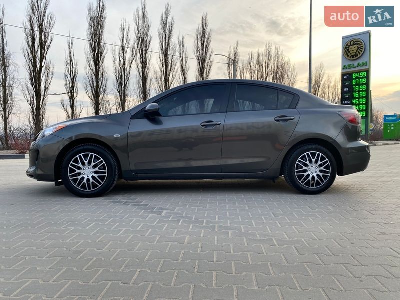 Седан Mazda 3 2011 в Киеве