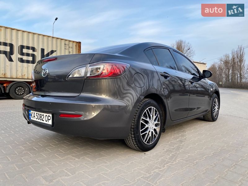 Седан Mazda 3 2011 в Киеве