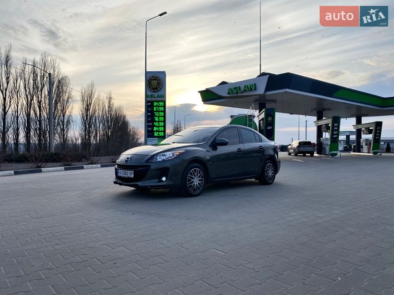 Седан Mazda 3 2011 в Киеве