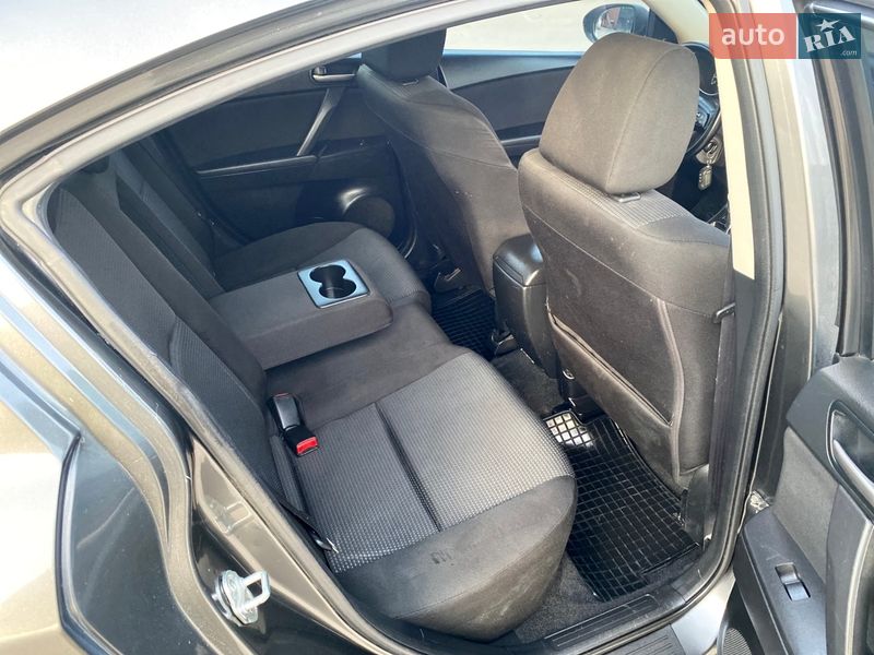 Седан Mazda 3 2011 в Киеве