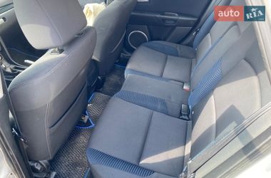 Хэтчбек Mazda 3 2004 в Звягеле