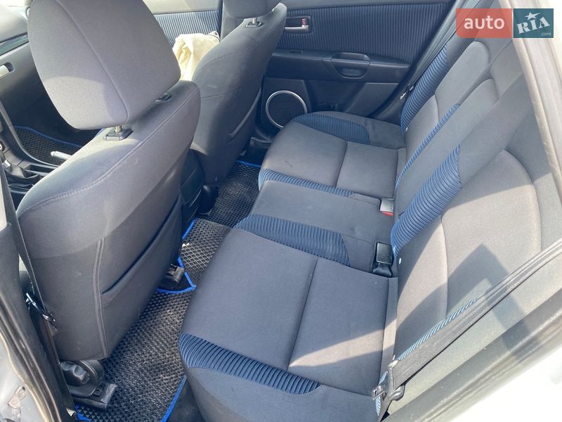 Хэтчбек Mazda 3 2004 в Звягеле