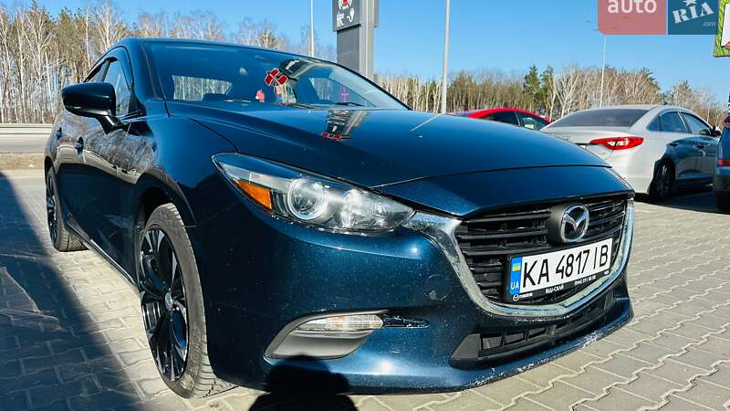 Седан Mazda 3 2018 в Киеве