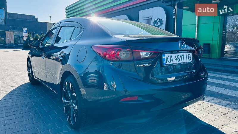 Седан Mazda 3 2018 в Киеве