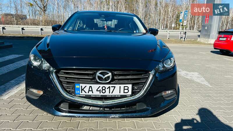 Седан Mazda 3 2018 в Киеве