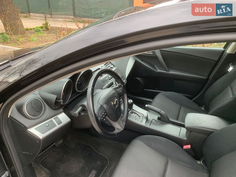 Седан Mazda 3 2012 в Николаеве