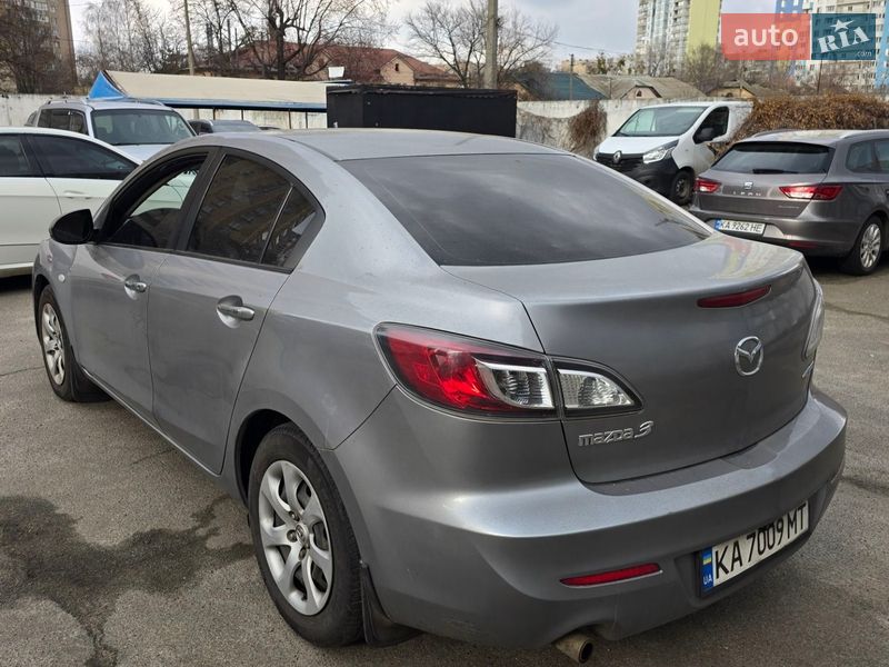 Седан Mazda 3 2012 в Киеве