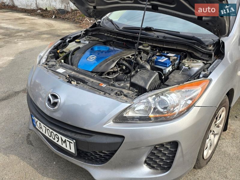 Седан Mazda 3 2012 в Киеве