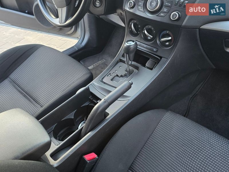 Седан Mazda 3 2012 в Киеве