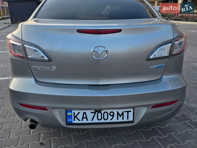 Седан Mazda 3 2012 в Киеве