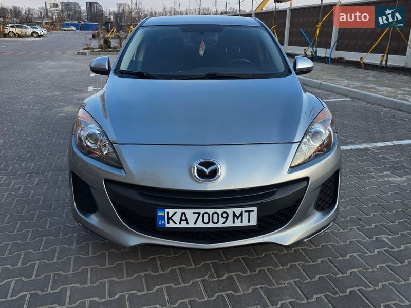 Седан Mazda 3 2012 в Киеве