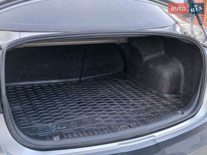 Седан Mazda 3 2013 в Запорожье фото 7 Седан Mazda 3 2013 в Запорожье