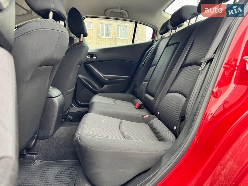 Седан Mazda 3 2015 в Сумах